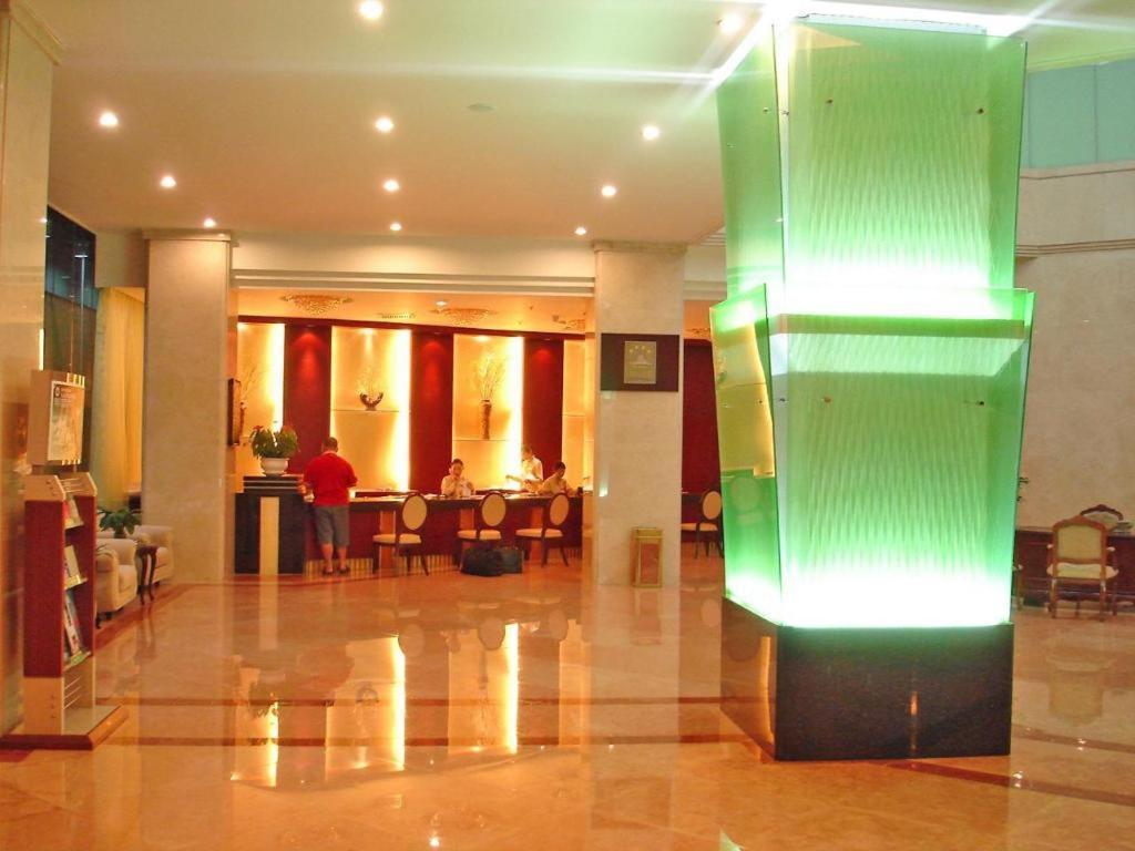 New Era Hotel Kunming Exterior photo