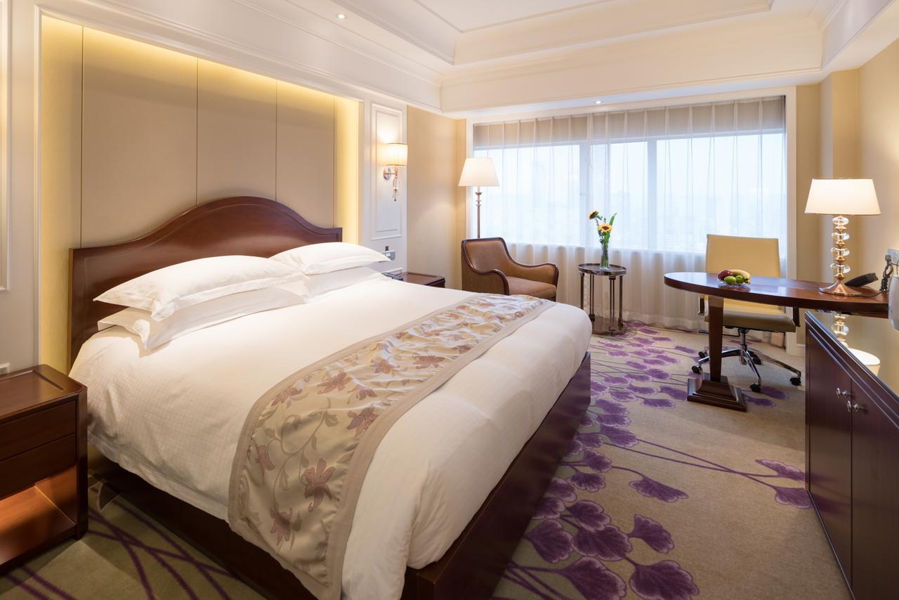 New Era Hotel Kunming Exterior photo